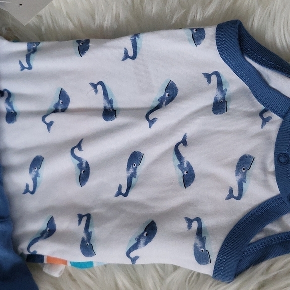 Dog Sport 3/6M outfit and KoalaBaby 0/3M 4 pack bodysuit bundle and bibs… - Picture 11 of 12